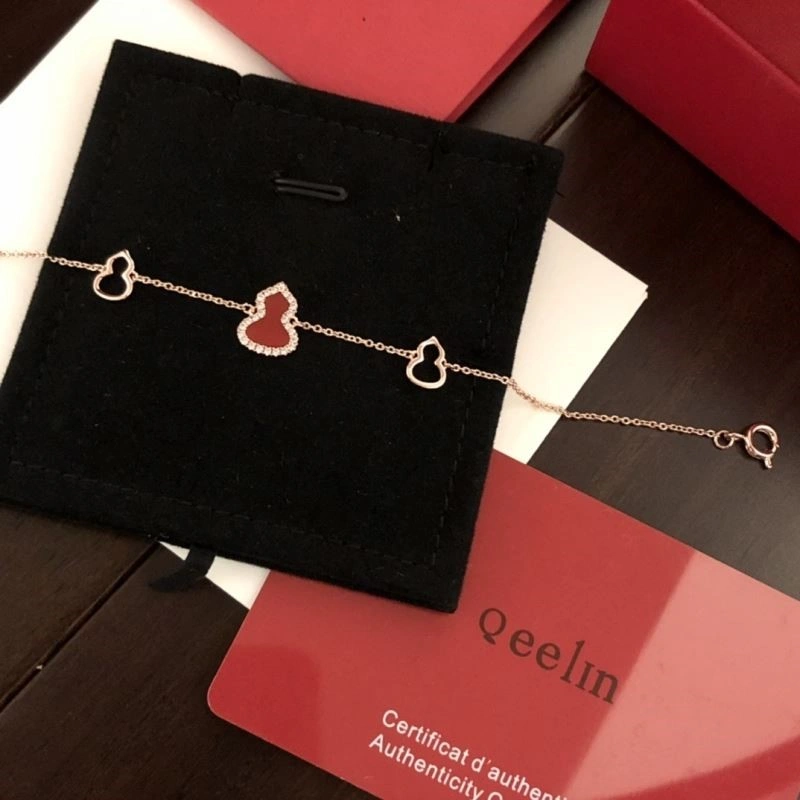Compact Qeelin Bracelets 208493