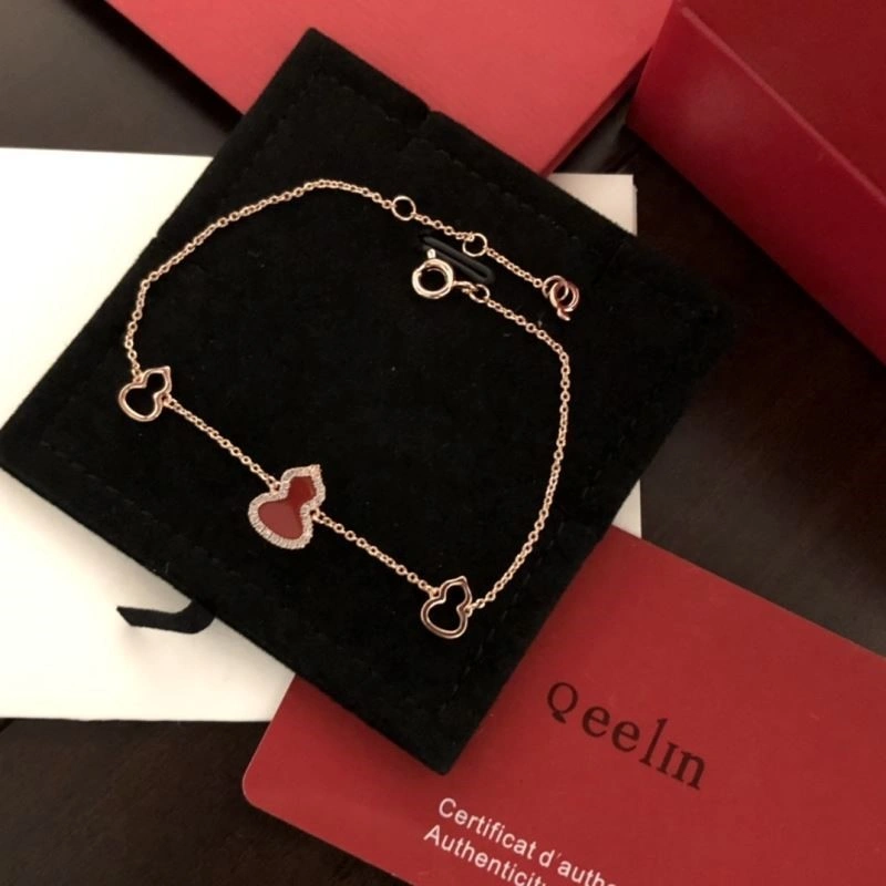 Compact Qeelin Bracelets 208493