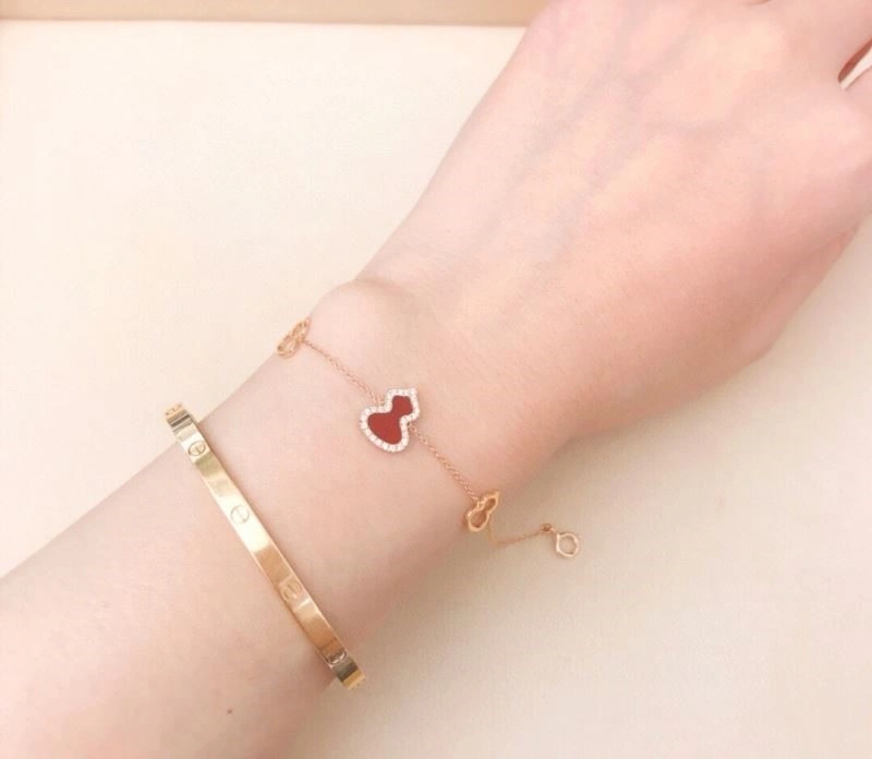 Compact Qeelin Bracelets 208493