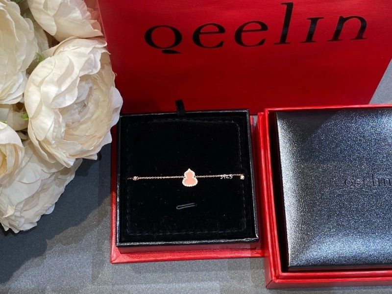 Versatile Qeelin Bracelets 208473