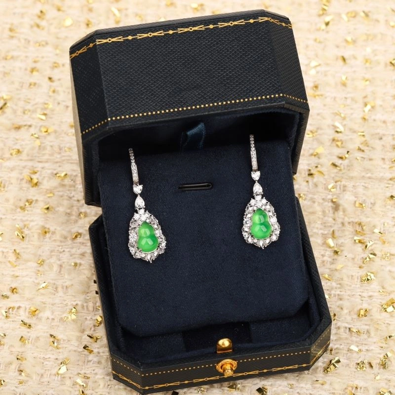 Qeelin Earrings Sophisticated 213825