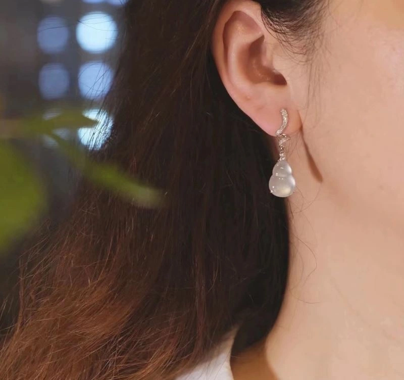 Sleek Qeelin Earrings 213824