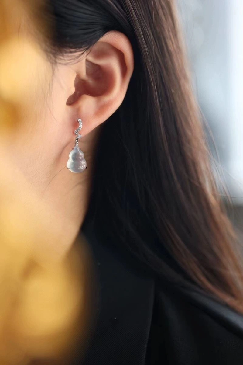 Sleek Qeelin Earrings 213824