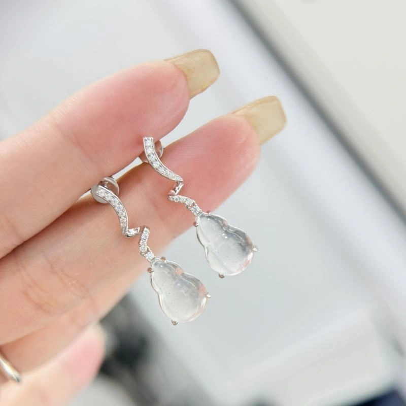 Sleek Qeelin Earrings 213824