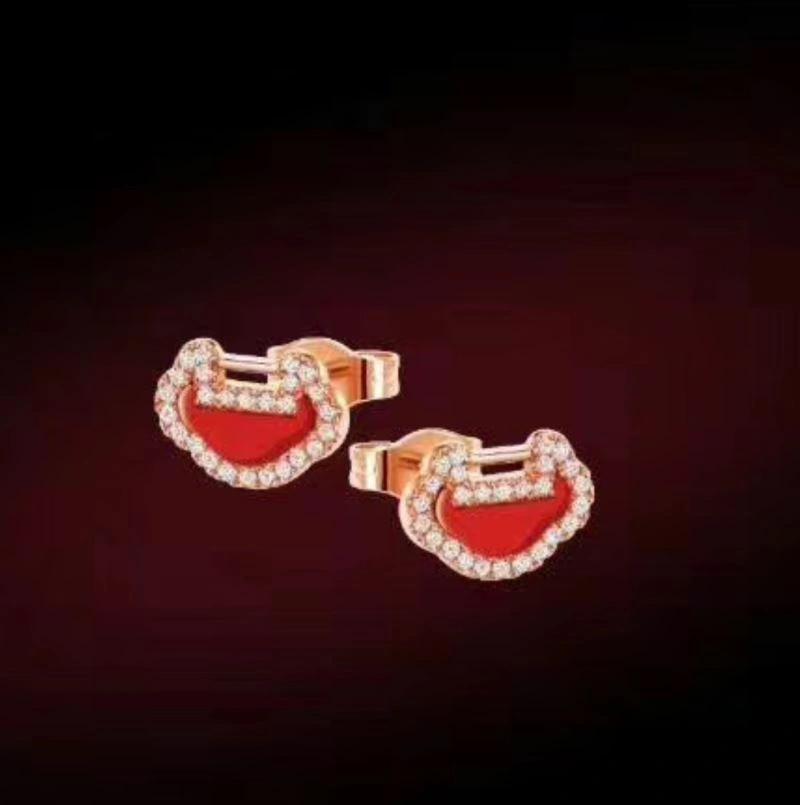 Trendsetting Qeelin Earrings 214477