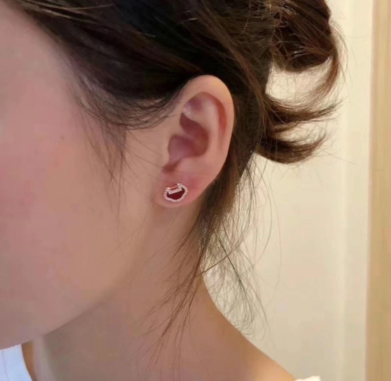 Trendsetting Qeelin Earrings 214477