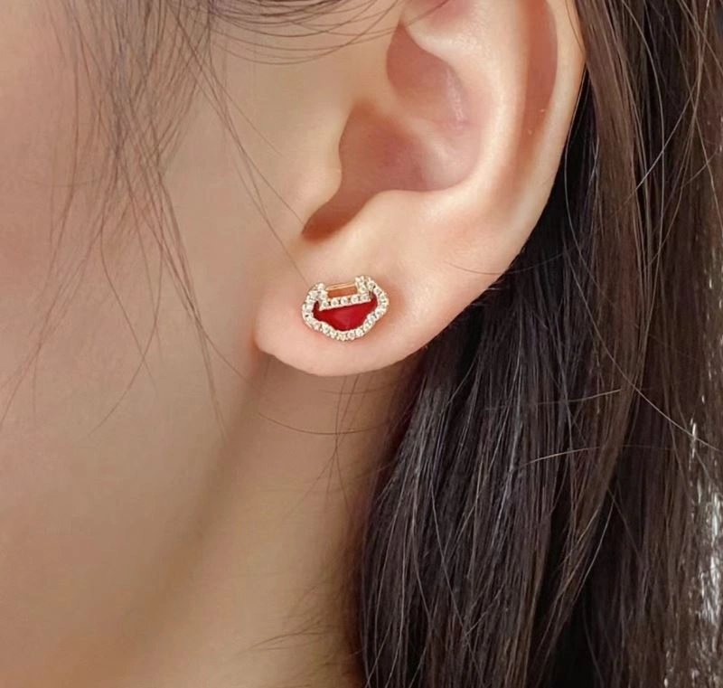 Trendsetting Qeelin Earrings 214477