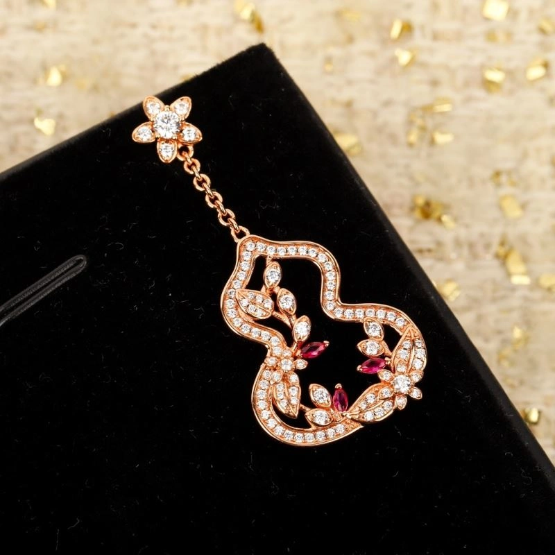 Qeelin Earrings Versatile 214120