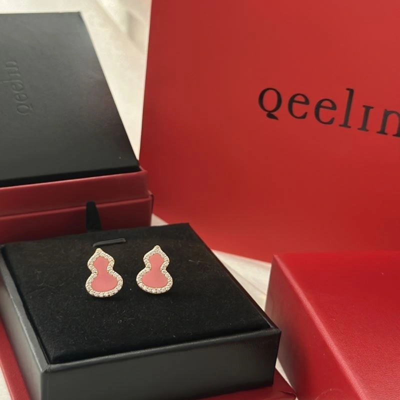 Stretchable Qeelin Earrings 212840