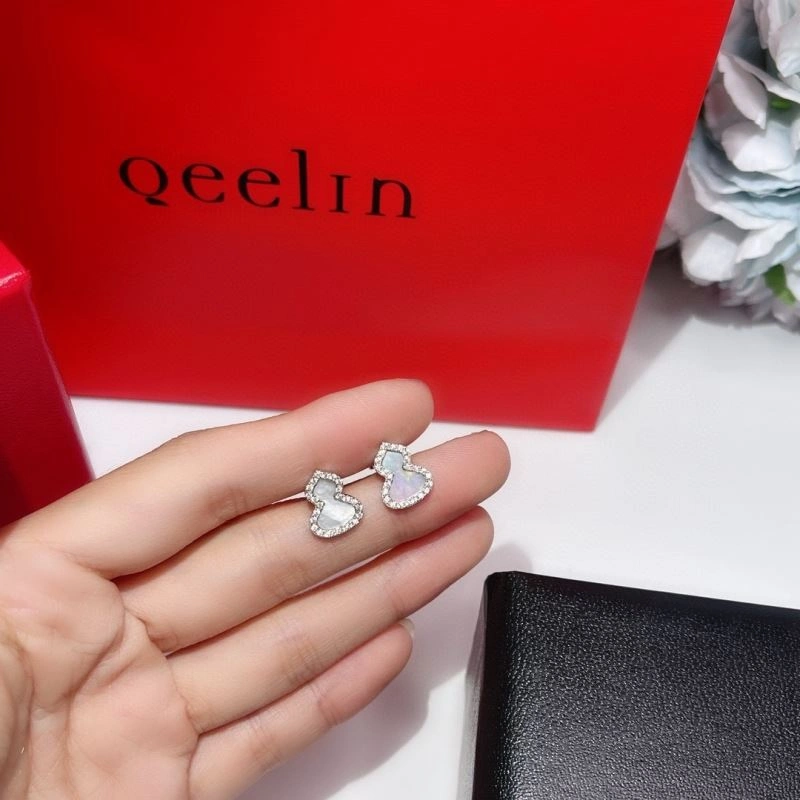 Qeelin Earrings Refined 212523