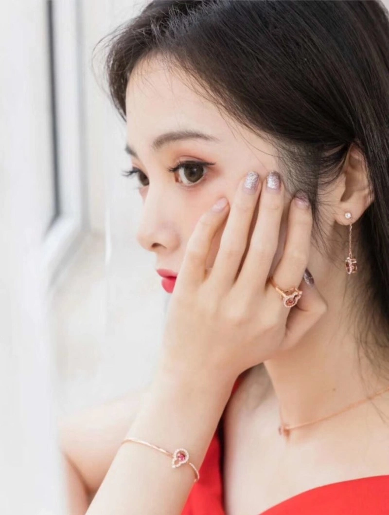 Sustainable Qeelin Earrings 207773