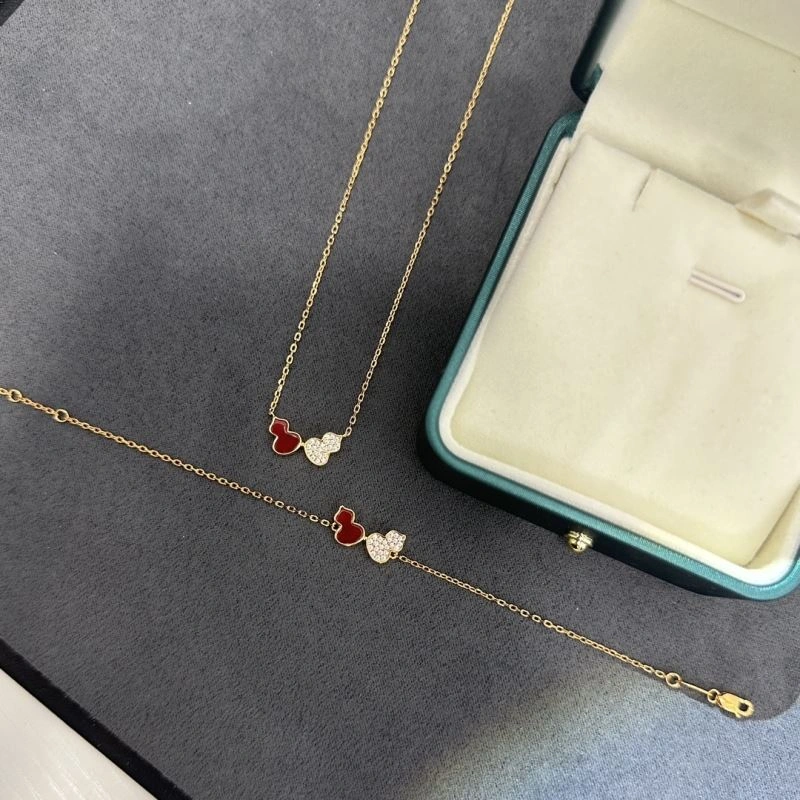 Qeelin Necklaces Packable 213890