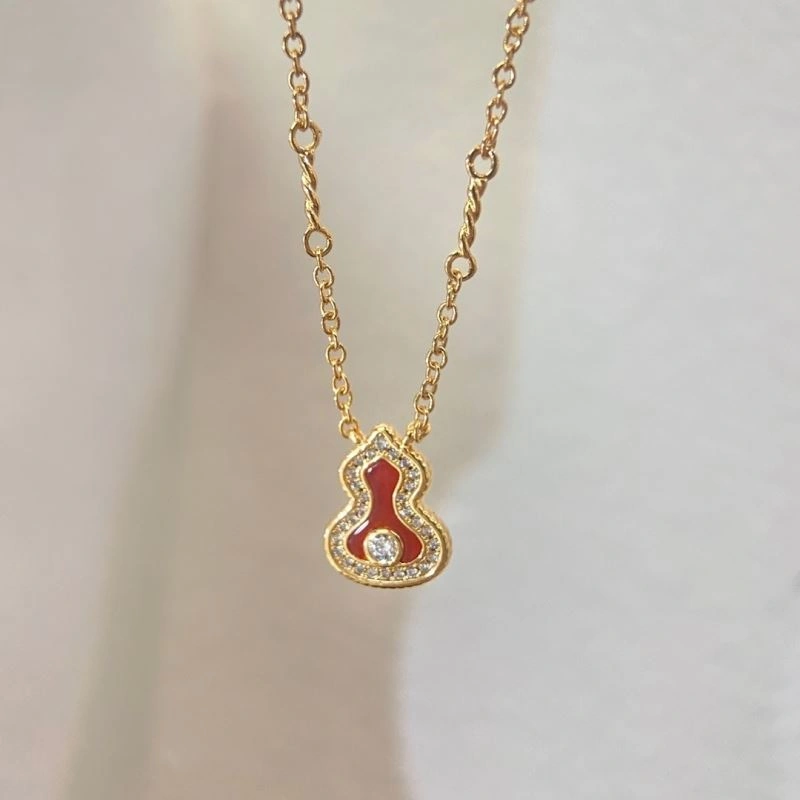 Stylish Qeelin Necklaces 213383