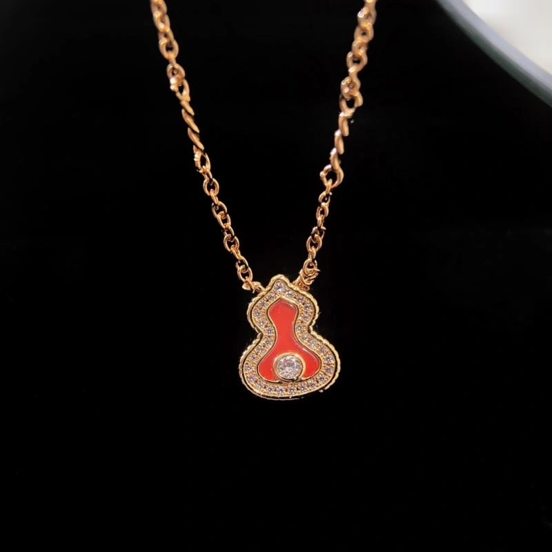 Stylish Qeelin Necklaces 213383