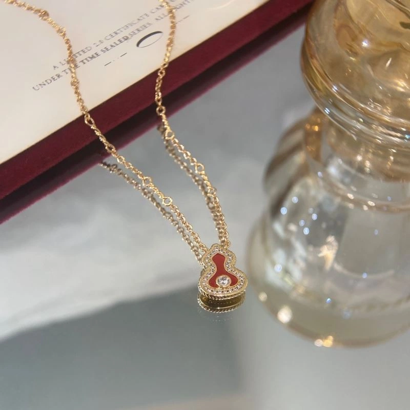 Stylish Qeelin Necklaces 213383