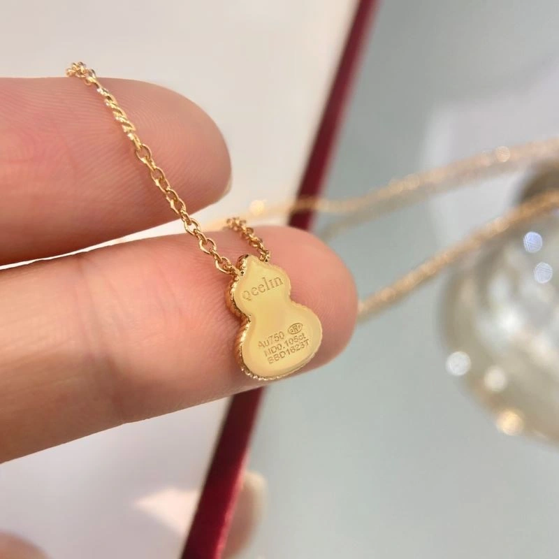 Stylish Qeelin Necklaces 213383