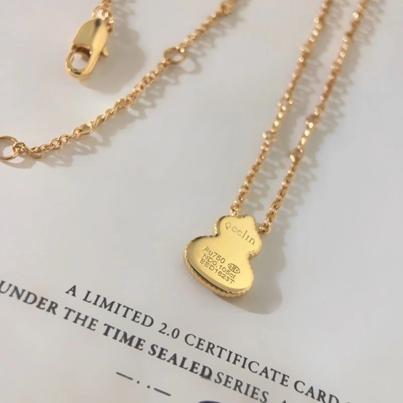 Stylish Qeelin Necklaces 213383