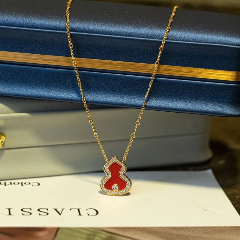 FastDry Qeelin Necklaces 213390