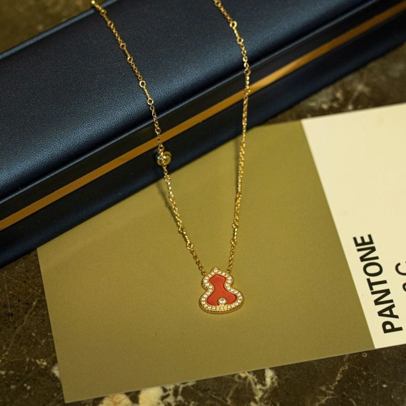 FastDry Qeelin Necklaces 213390