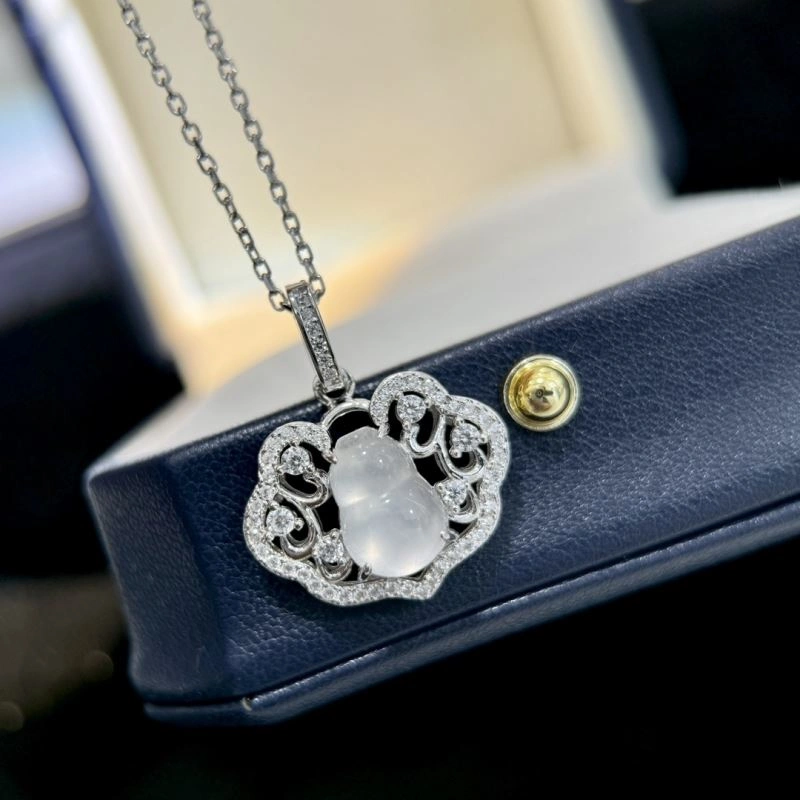 Qeelin Necklaces SmoothTexture 213381