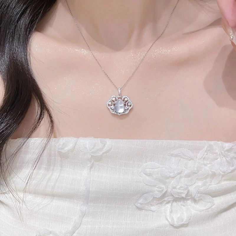 Qeelin Necklaces SmoothTexture 213381
