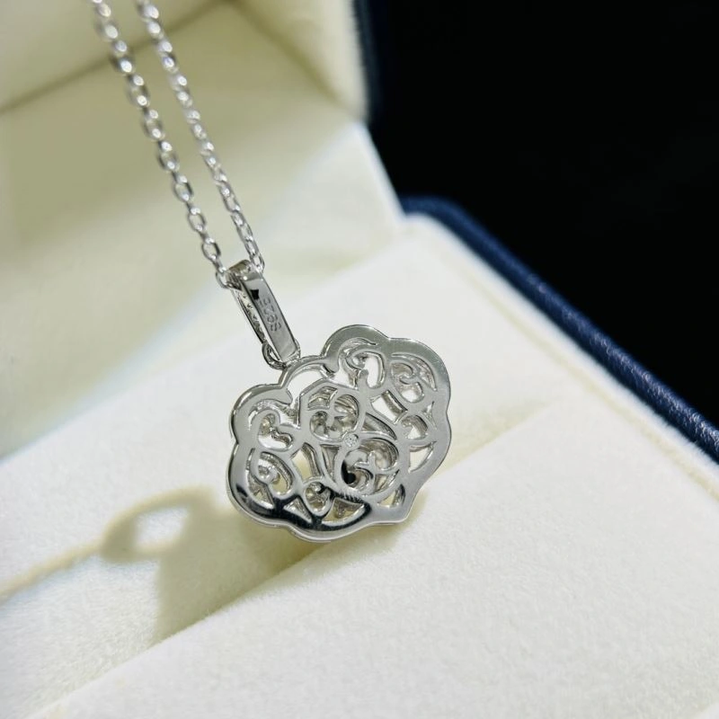 Qeelin Necklaces SmoothTexture 213381