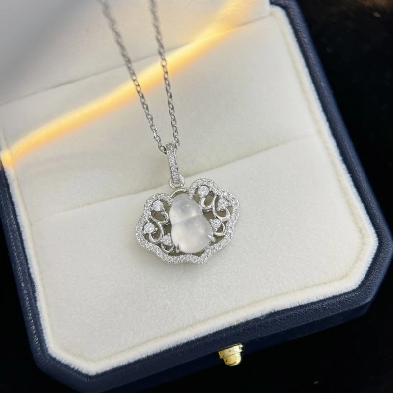 Qeelin Necklaces SmoothTexture 213381