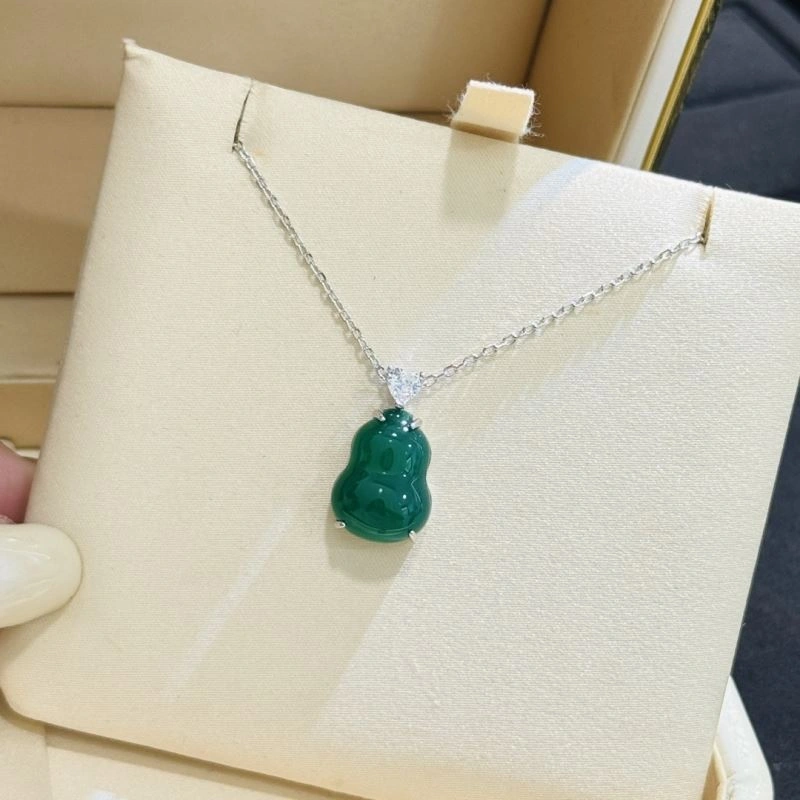Qeelin Necklaces ModernLook 214470