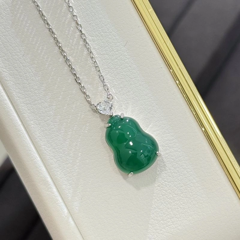 Qeelin Necklaces ModernLook 214470