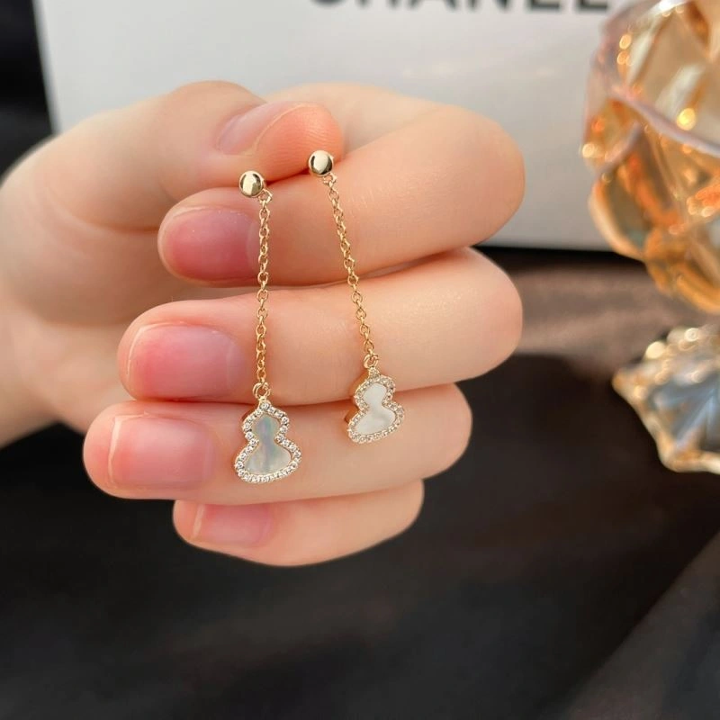 FastDry Qeelin Necklaces 214471