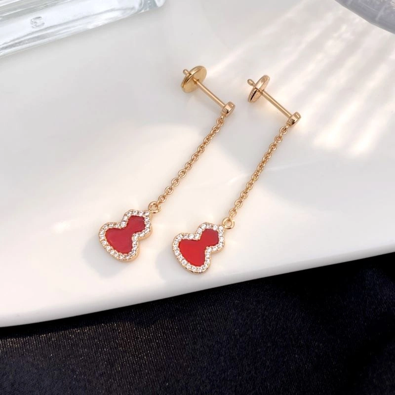 FastDry Qeelin Necklaces 214471