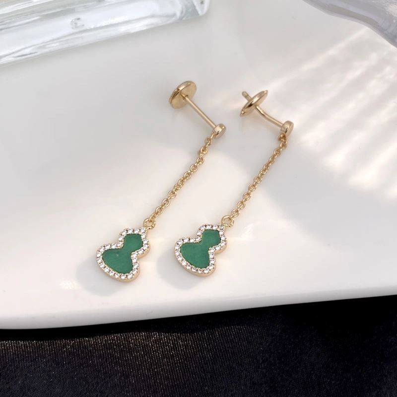 FastDry Qeelin Necklaces 214471