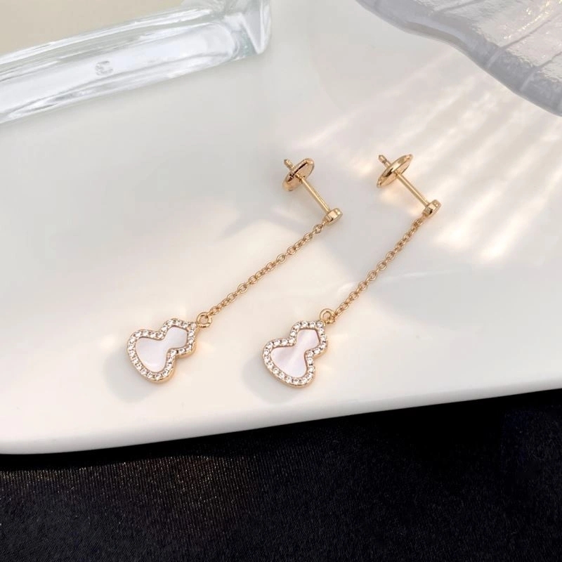FastDry Qeelin Necklaces 214471