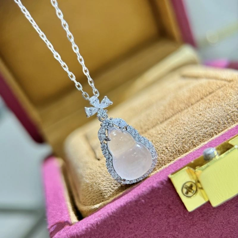 Qeelin Necklaces Trendy 214113