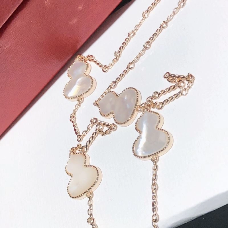 Qeelin Necklaces Comfortable 214131