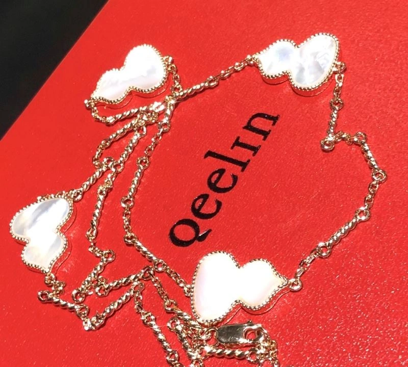Qeelin Necklaces Comfortable 214131