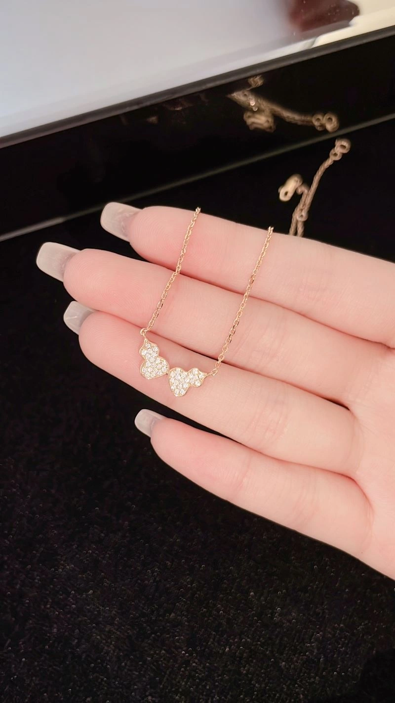 Supportive Qeelin Necklaces 214116
