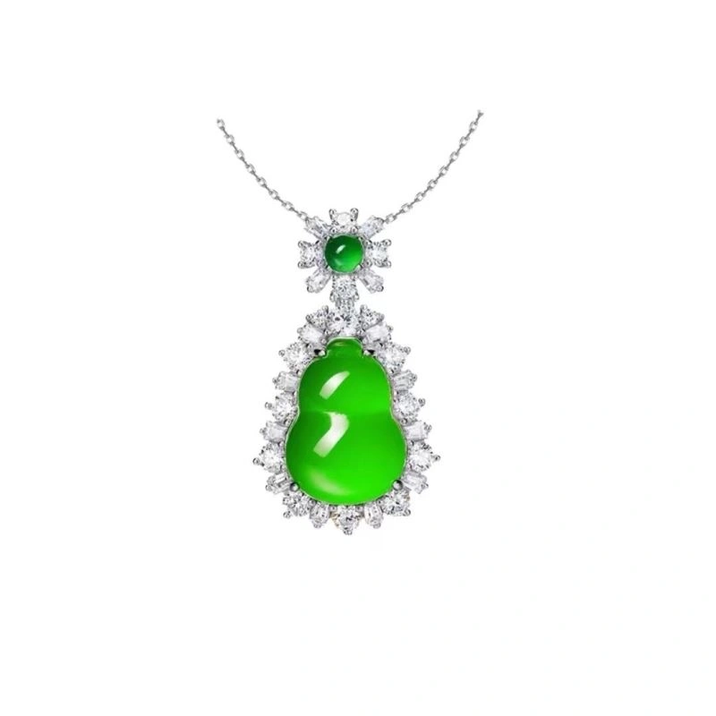 Effortless Qeelin Necklaces 212837