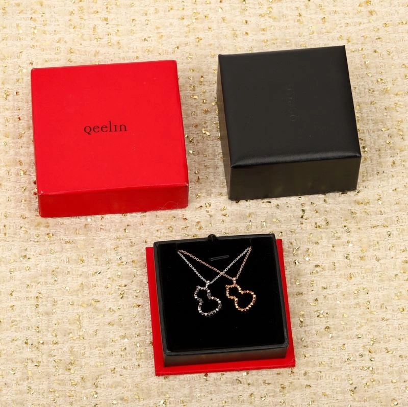 Seasonal Qeelin Necklaces 212835