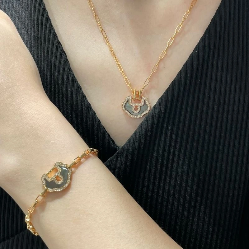 SmartChoice Qeelin Necklaces 211707