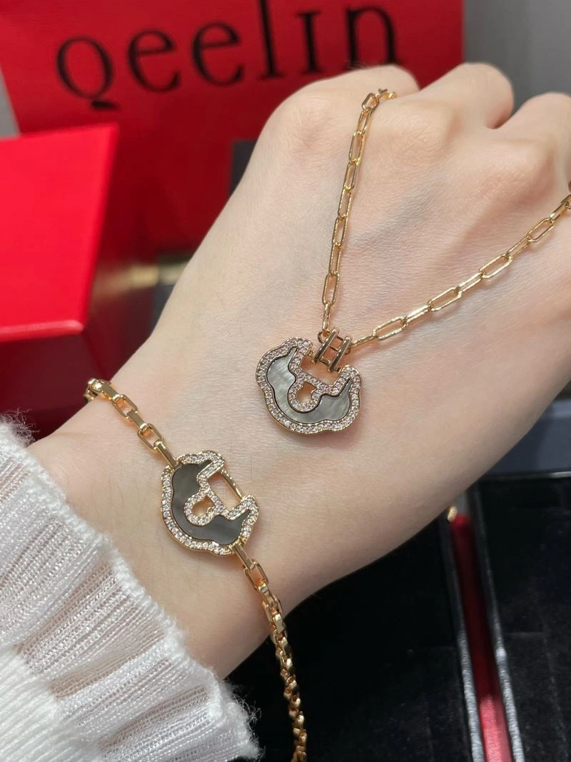 SmartChoice Qeelin Necklaces 211707