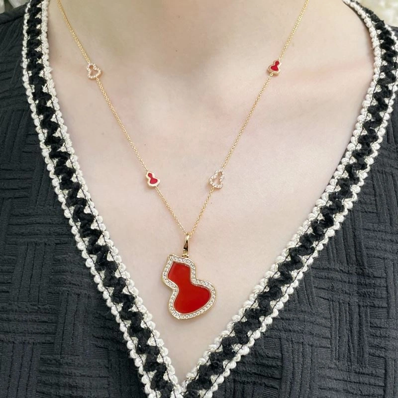 Qeelin Necklaces Sleek 211701