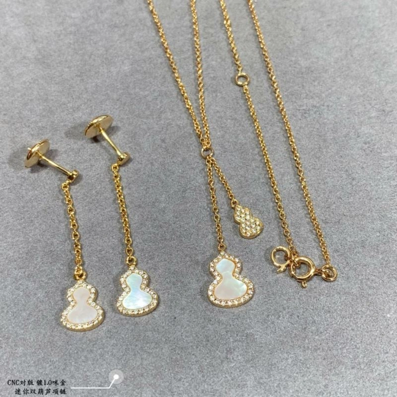 Qeelin Necklaces EyeCatching 211697