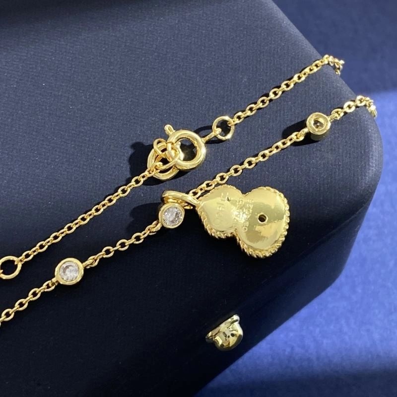 Qeelin Necklaces SunProtective 211687