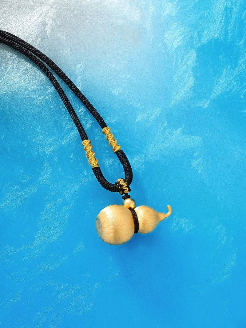 Tailored Qeelin Necklaces 211681