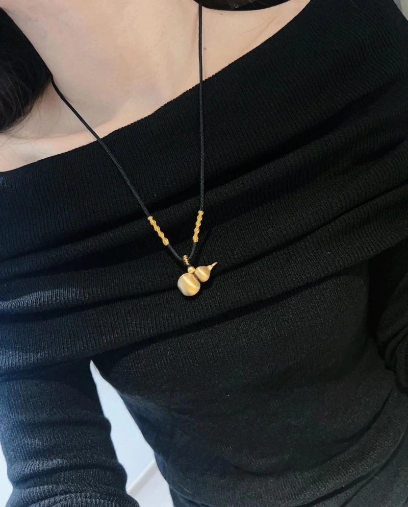 Tailored Qeelin Necklaces 211681