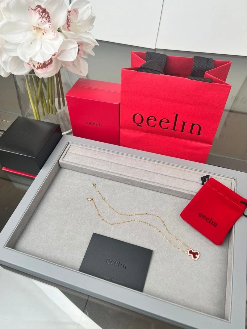 EyeCatching Qeelin Necklaces 211674