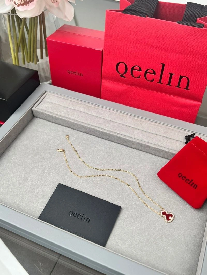 EyeCatching Qeelin Necklaces 211674