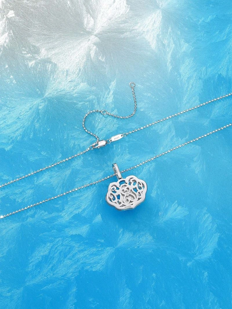 Trendsetting Qeelin Necklaces 211666