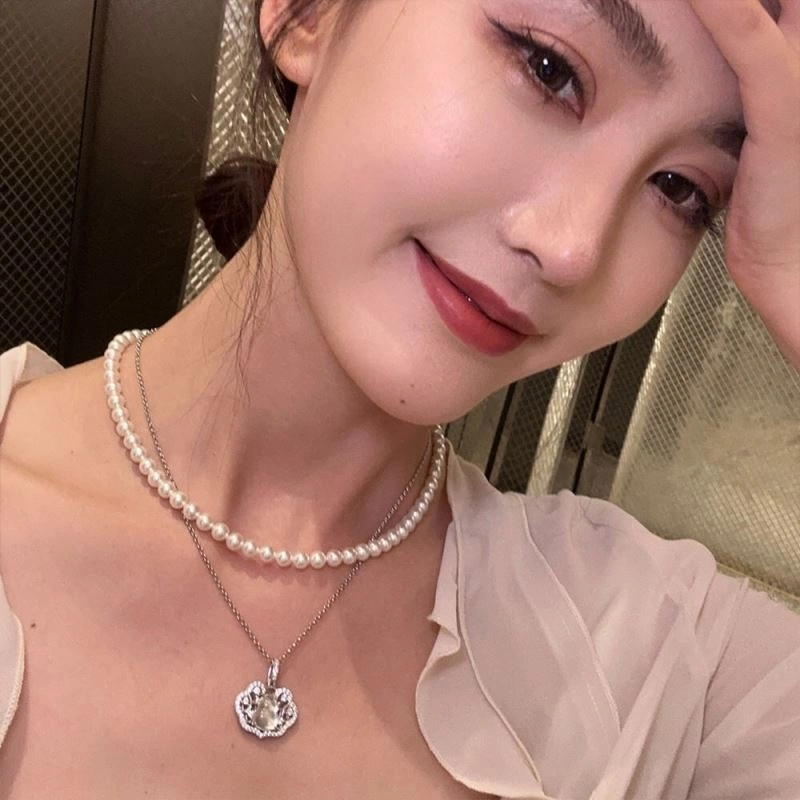 Trendsetting Qeelin Necklaces 211666